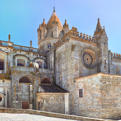 葡萄牙埃芙拉历史古城+人骨教堂+黛安娜神庙一日游