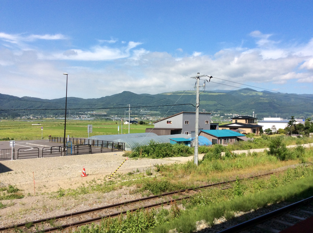 越往北人越少,过了青森只剩下我们和一个个日本老年旅游团了.