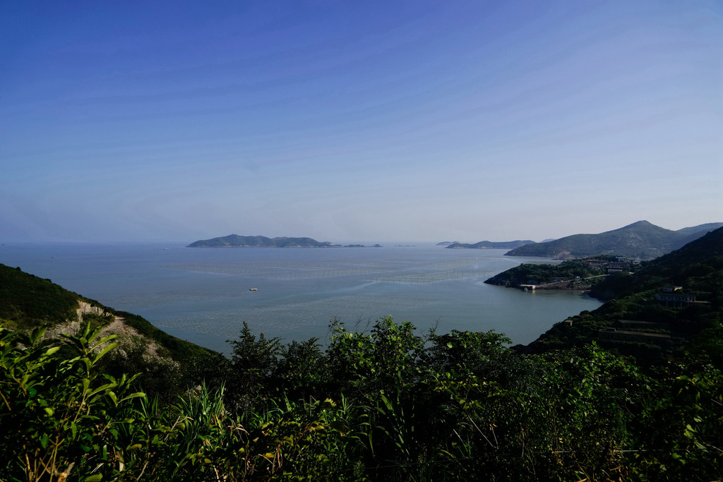 树影婆娑,水清沙柔 炎炎夏日,阳光沙滩   象山韭山列岛 是浙江中部