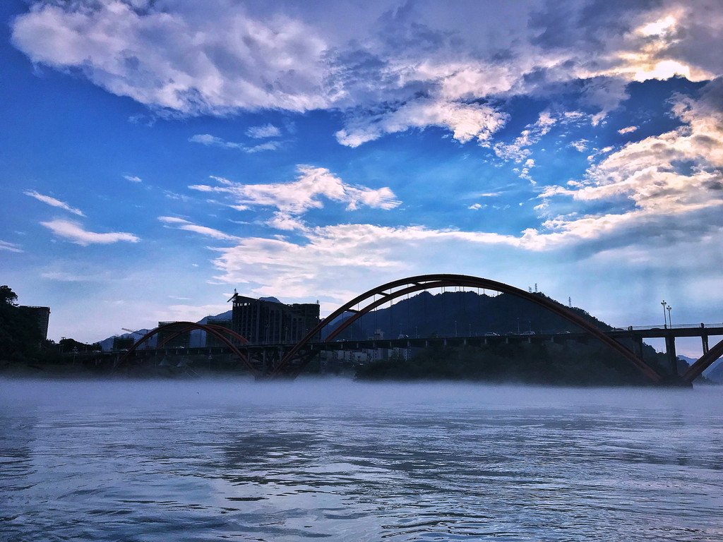 建德新安江盛夏温度 新安江,是富春江钱塘江的上游,上接安徽省休宁县