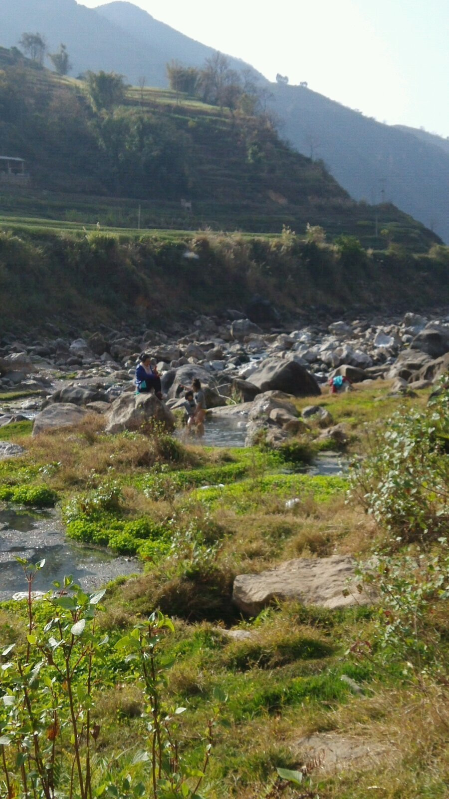 禄劝翠华乡峡谷野温泉露营