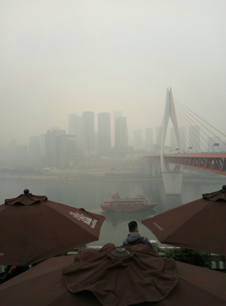 貌似记得以前看了部电视剧叫雾都重庆