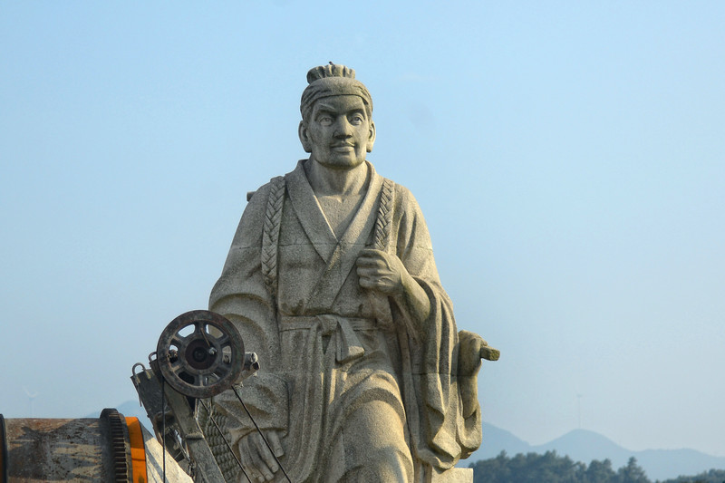 徐霞客游记开篇道:"癸丑(公元1613年)之三月晦(5月19日),自宁海出西门