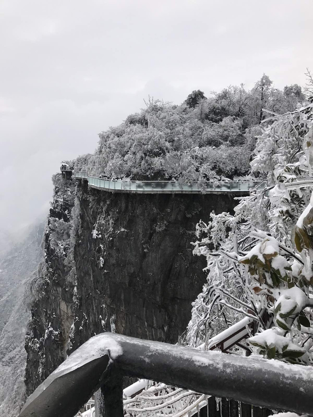 2017去天门山看雪景