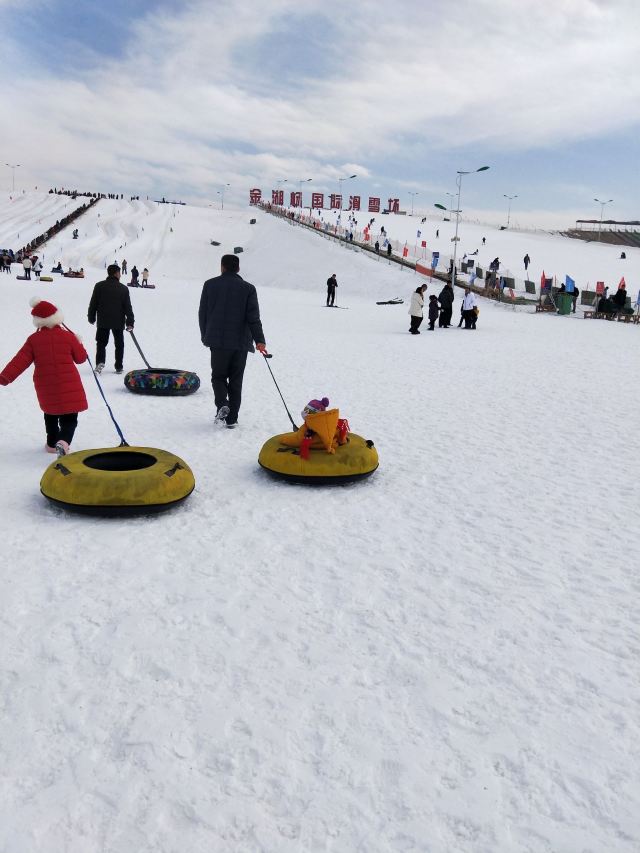 金湖杨国际滑雪场