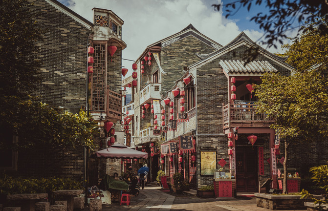 广东东莞寮步镇,有一条兴许是世界上独一无二的"香街,叫"牙香街.