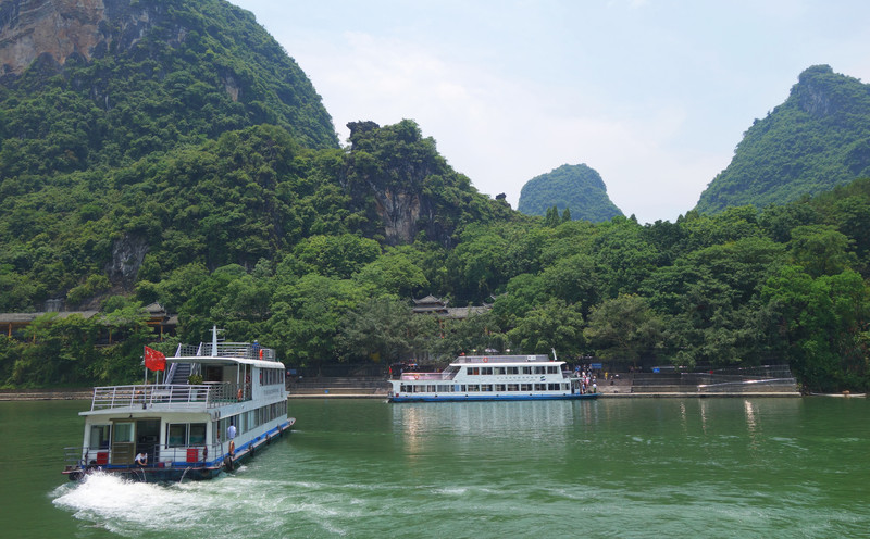 这就是阳朔游船码头,龙头山码头.