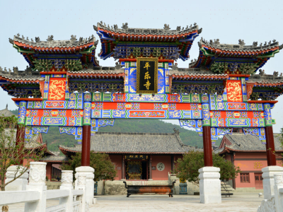 景点介绍                                   平乐寺位于广元