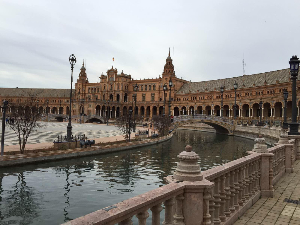 西班牙广场(plaza de espaa) 塞维利亚的标志性建筑,摩尔