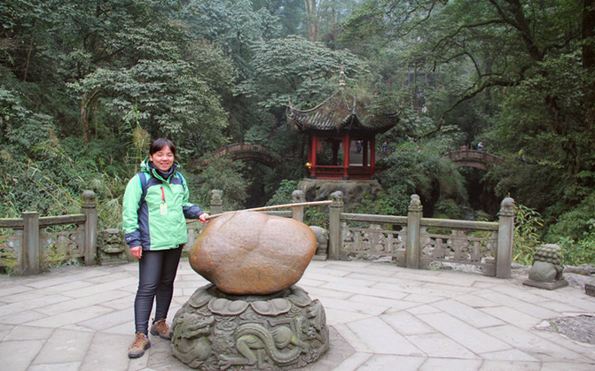 那一年---中华四大佛教圣地【四川峨眉山游记】第一山门,秀甲瀑布