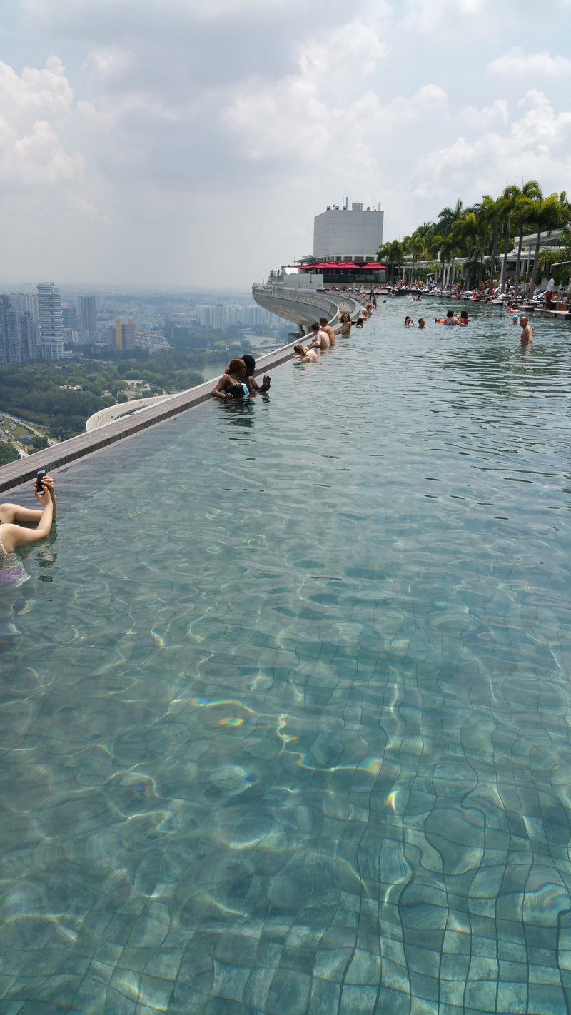 滨海湾金沙酒店无边泳池