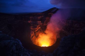 马萨亚火山