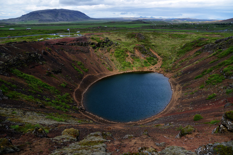 下陷的火山湖