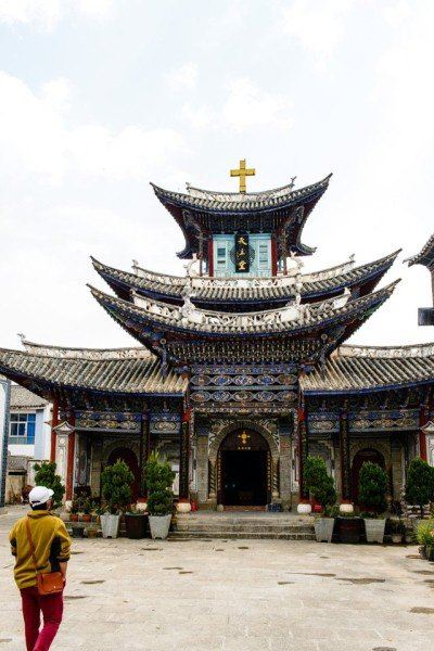 大理是个多种宗教信仰融合,碰撞的地方,在古城里,你能看到清真寺,佛教