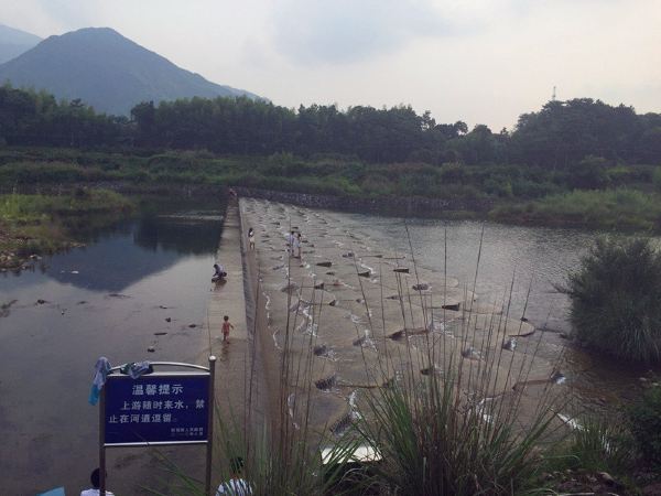 【安吉深溪大石浪景区】 景区位于浙江省安吉县西南部,坐落在报福镇