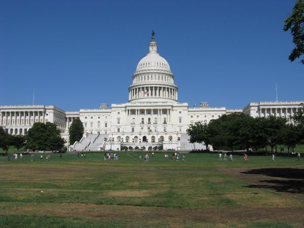 capitalhill美国,art moder 最引人注目的是 也就是著名的 国会山(capital hill),原名jenkins