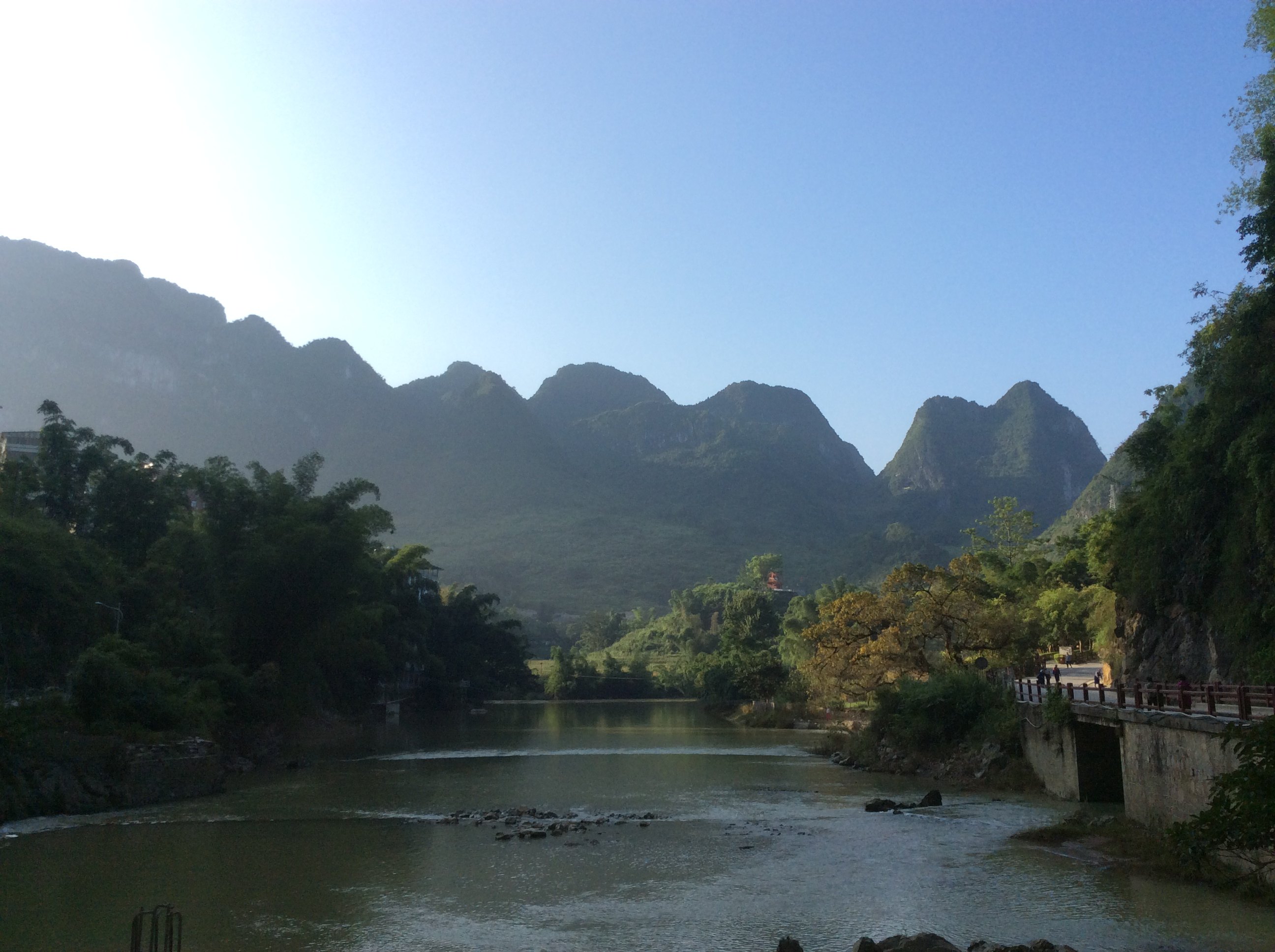 长寿村前的小河 巴马长寿村