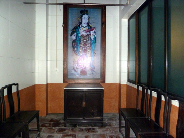 与一般无疑,但越走进,穿堂而过却层层递进式,堂屋围墙隔断成或大