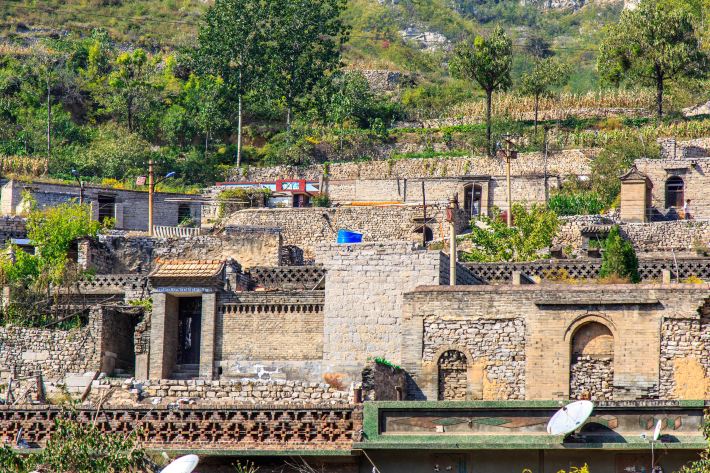阳泉市平定县岔口乡主铺掌村红岩岭自然风景区