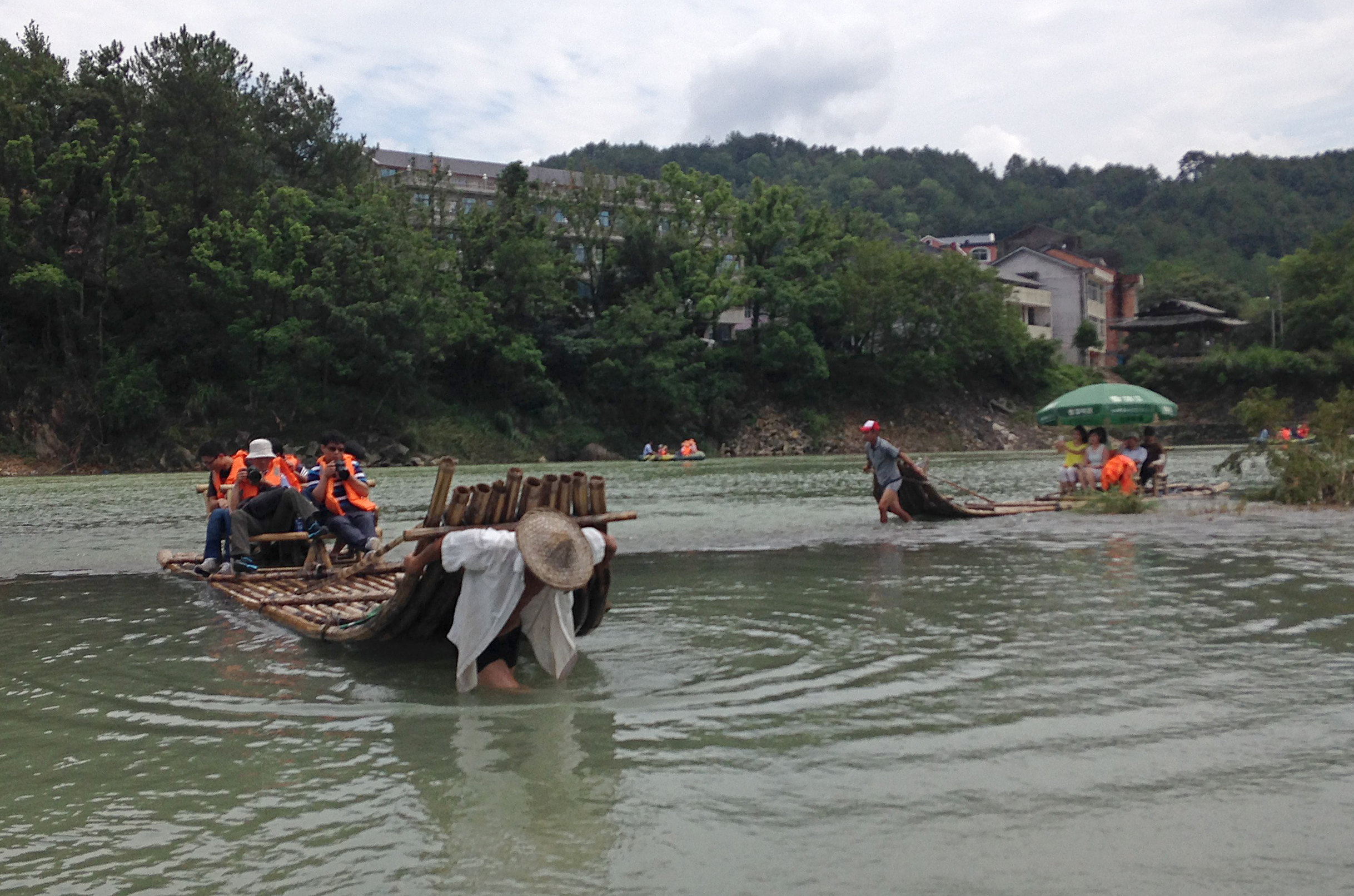 楠溪江龙河渡竹筏漂流