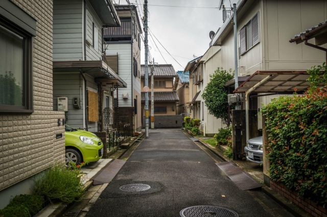 木幡无人的街道,其实除了大街上,很少能看到行人 京都动画总部