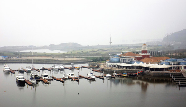 九龙山旅游度假区,位于浙江平湖市乍浦古城东首,即杭州湾出口处,乍浦