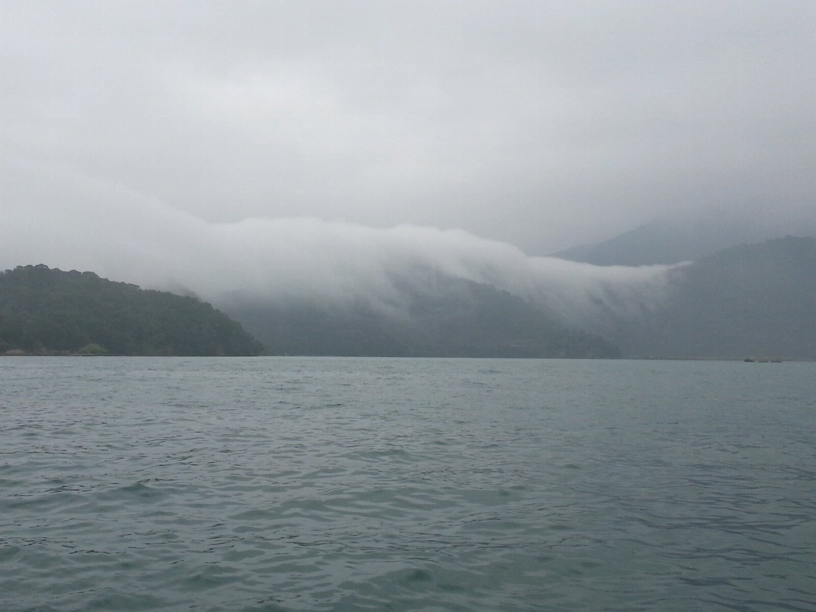 阴天下雨伴随着全程,不过也看到了日月潭另一种美 日月潭