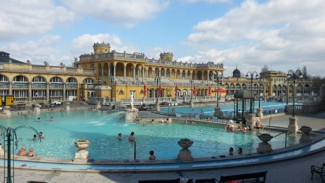 盖勒特温泉 gellert thermal baths