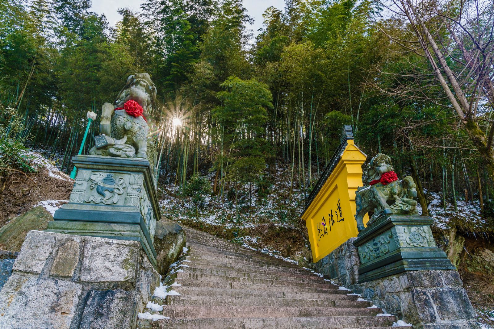 九华山(jiuhua mountain)古称陵阳山,九子山,因有九峰形似莲花,因此