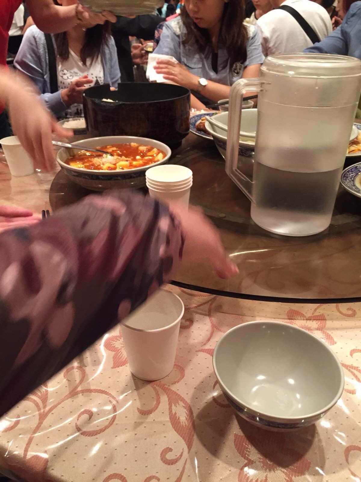 我们是在一个貌似是台湾人开的店吃中餐,是在地下二层,不知道是不是