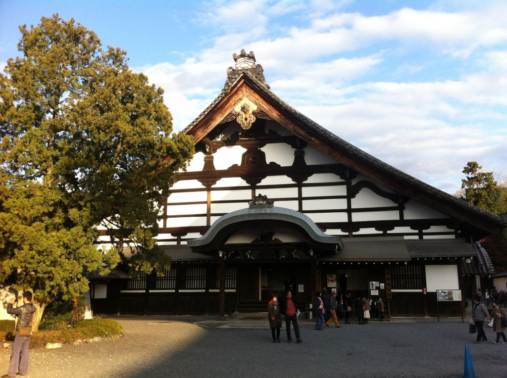 基本上,京都站以南都可以算是洛南地区,所以教王护国寺(东寺)也可以
