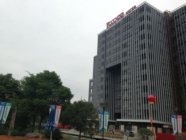 中国第一条跨省地铁(上海市中心开往江苏昆山)终点站花桥镇一日游