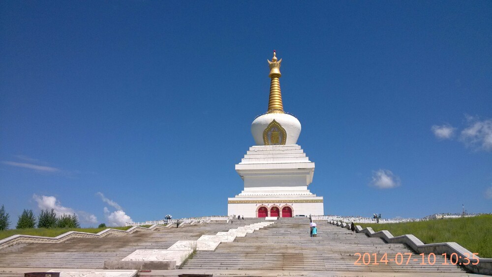 海拉尔一塔两寺景区