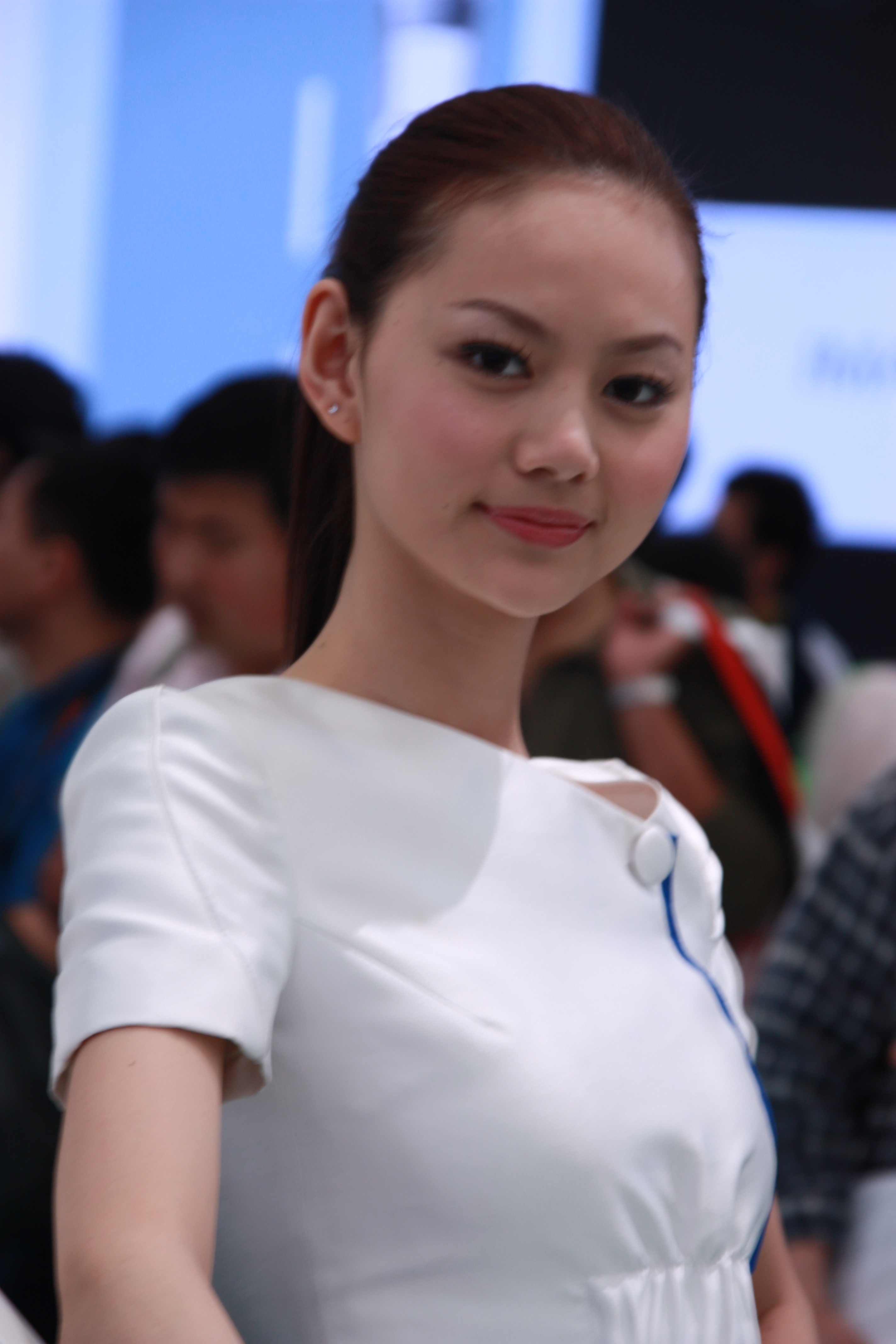 2009年上海国际车展之模特篇(好多美女帅哥照片,快来选出你心目中的