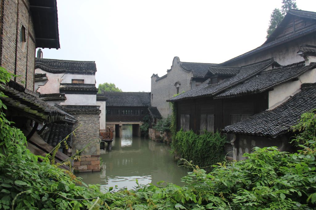 雨中漫游江南古镇---乌镇(西栅)的特景,水景,亱景