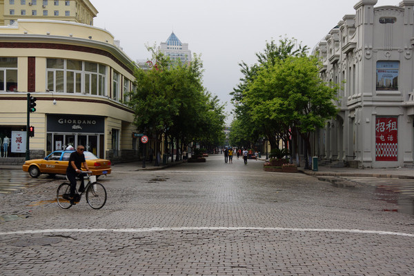 这条路始建于1924年,是由俄国工程师科姆特拉肖克负责设计,监工.