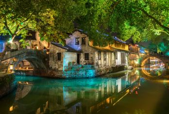 苏州周庄一日游【私家团 一家一团独立不散拼 可加定导游伴游】【[一家一团]专为家庭出游量身打造，独立包车，时间灵活】