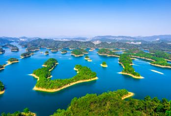 杭州千岛湖中心湖区+梅峰岛纯玩一日游【上门接 船游中心湖区】【游船赏湖景，独特的玩法，独特的视角，登梅峰岛俯瞰中心湖区全景】