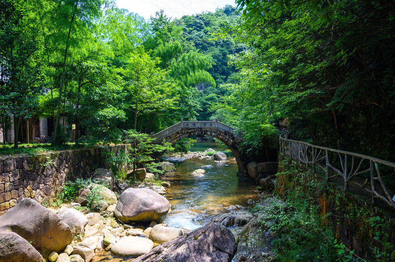 浙江天台石梁镇修心避暑之旅,感受这片神秀山水的独特魅力_天台县游记