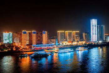 交运长江夜游游船+葛洲坝船闸一日游【体验水涨船高 灯光秀 】【[一价全含]包豪华游轮船票和回程大巴车票，省心放心。当天19点前均可定，说走就走的旅行~】