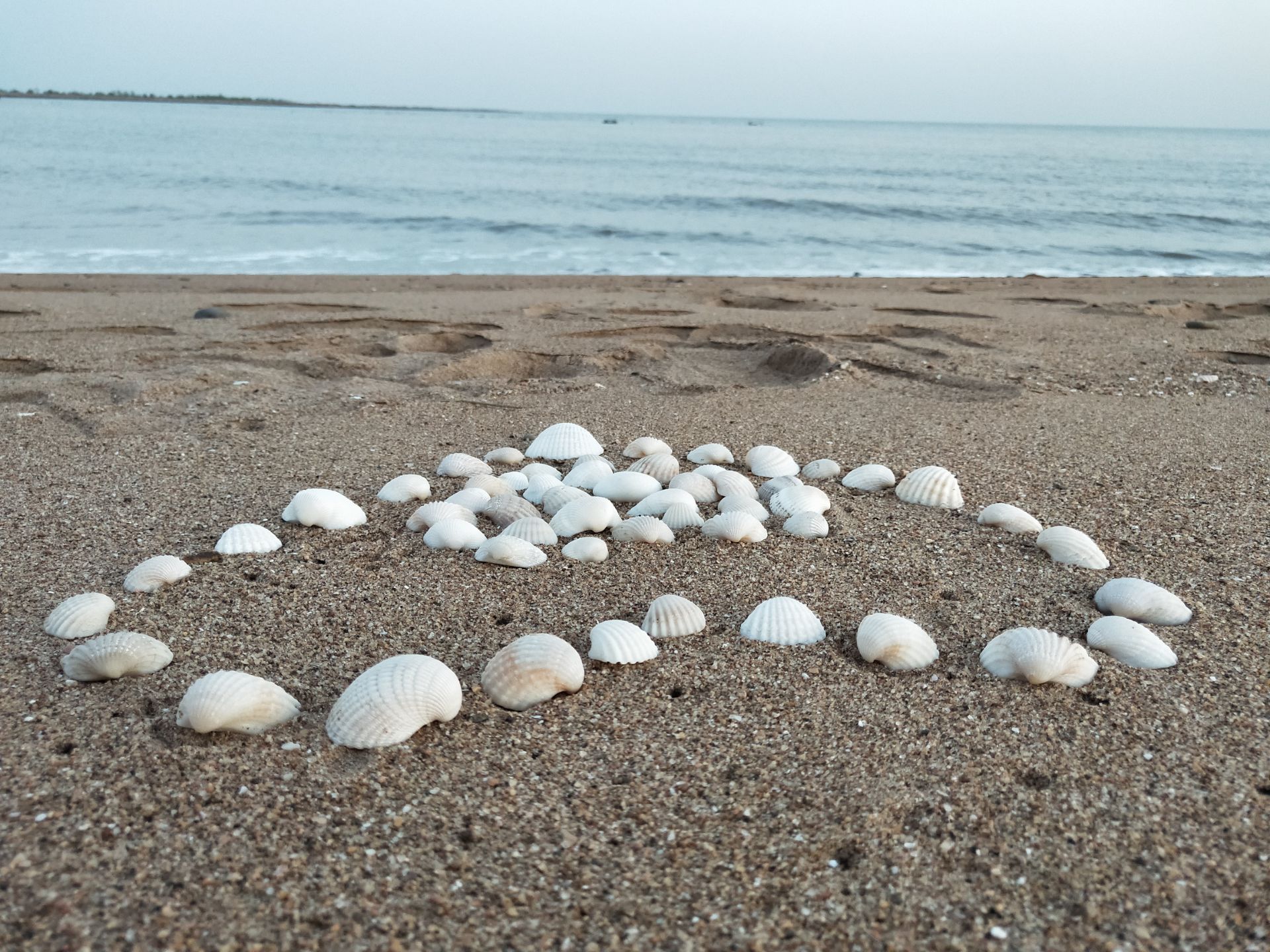 海蓝金岸沙滩