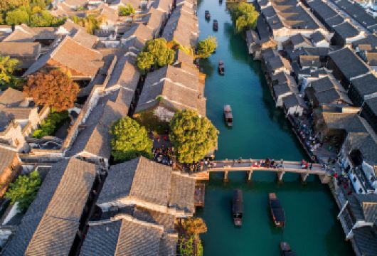 纯玩水乡乌镇+南浔古镇一日游(2-18人团)可选东栅or西栅【匠心打造之旅，承诺无购物无强制消费，真正纯玩一日游】