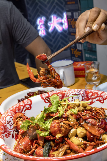 有趣的三亚探店:被低估的三亚夜宵场地师部农场 - 三亚游记攻略