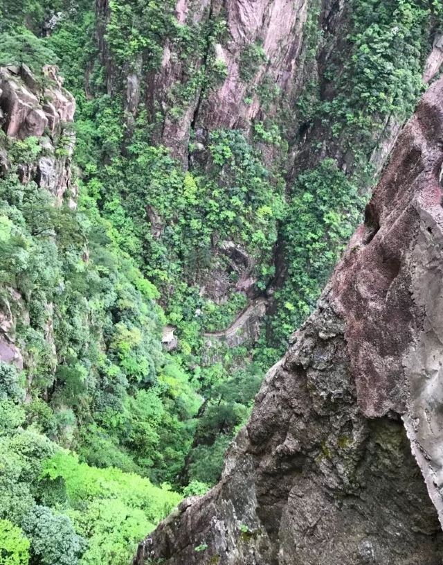 黄山风景区虎头岩攻略,黄山风景区虎头岩门票/游玩攻略/地址/图片