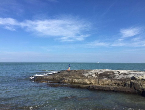 天蓝蓝水清清，无敌海景在身旁(泉州三湾之围头湾）