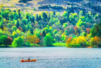 英国湖区国家公园一日游|精致小团/含温德米尔湖游船【在迷人的湖区放松身心，欣赏高耸的群山与美丽的湖泊，感受宁静小镇和英伦人文气息！】