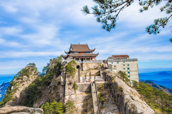 国内四大佛教名山 10070o000000fno056F2C_R_600_10000_Q90.jpg