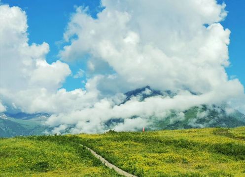喀纳斯湖畔图瓦村