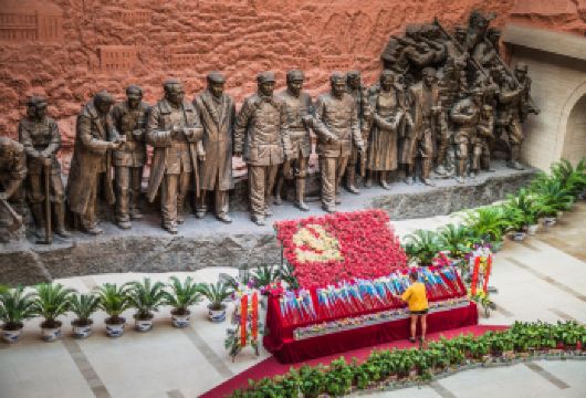 【8人小拼团】宝塔山+枣园+革命纪念馆+杨家岭【[8人小拼团]2人就发团，出行快人一步，专车服务无需太多等待，】