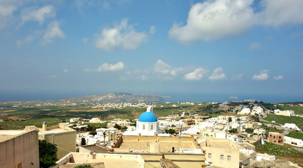 圣托里尼之pirgos 圣岛的最高点pirgos,位于圣岛中部,海拔566米,可以